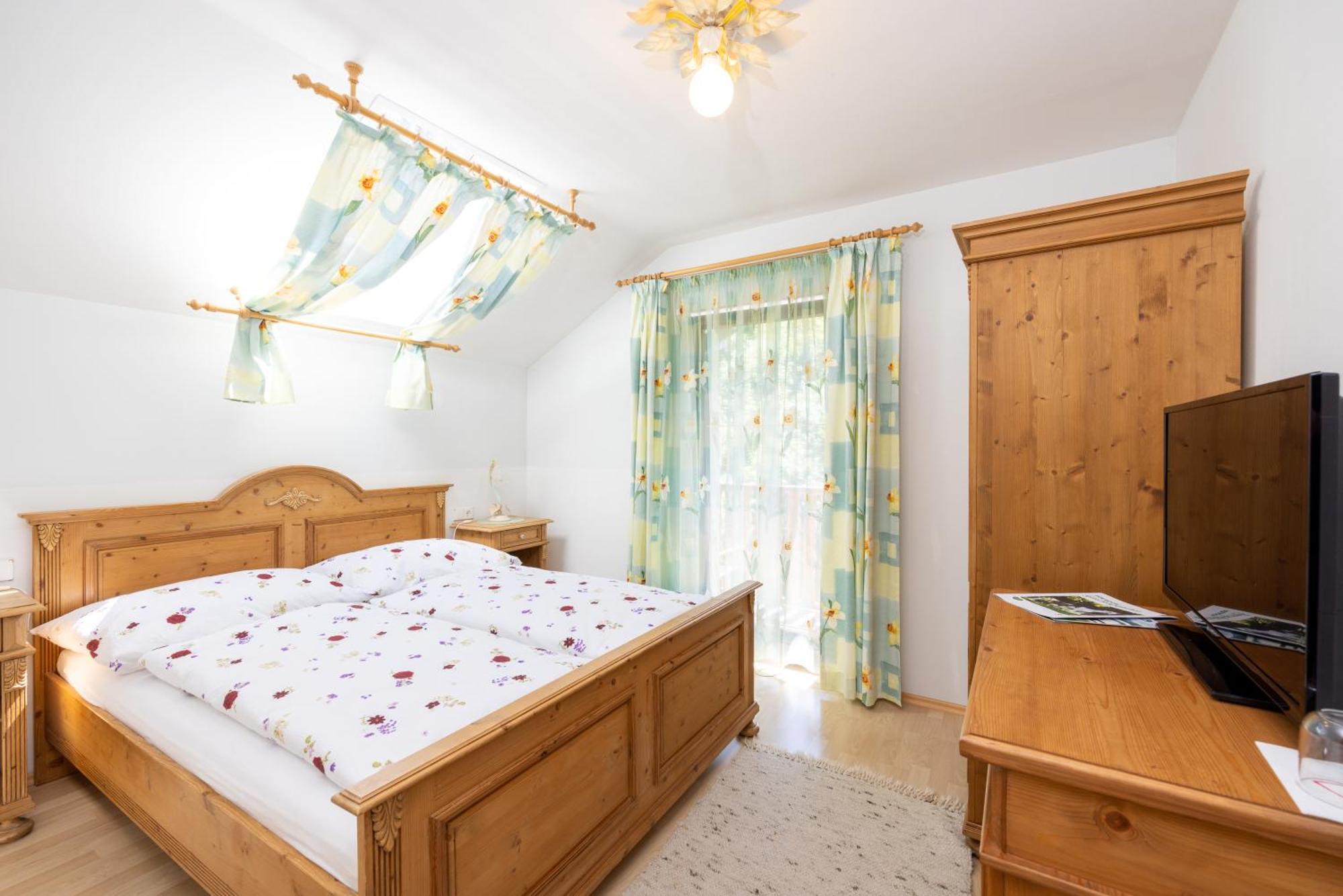 Gaestepension Edeltraud Hotel Hirschegg  Bagian luar foto